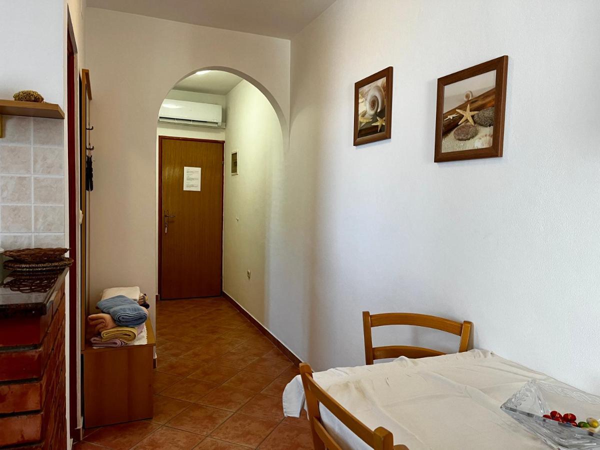 Apartments Maricic Banjol Luaran gambar