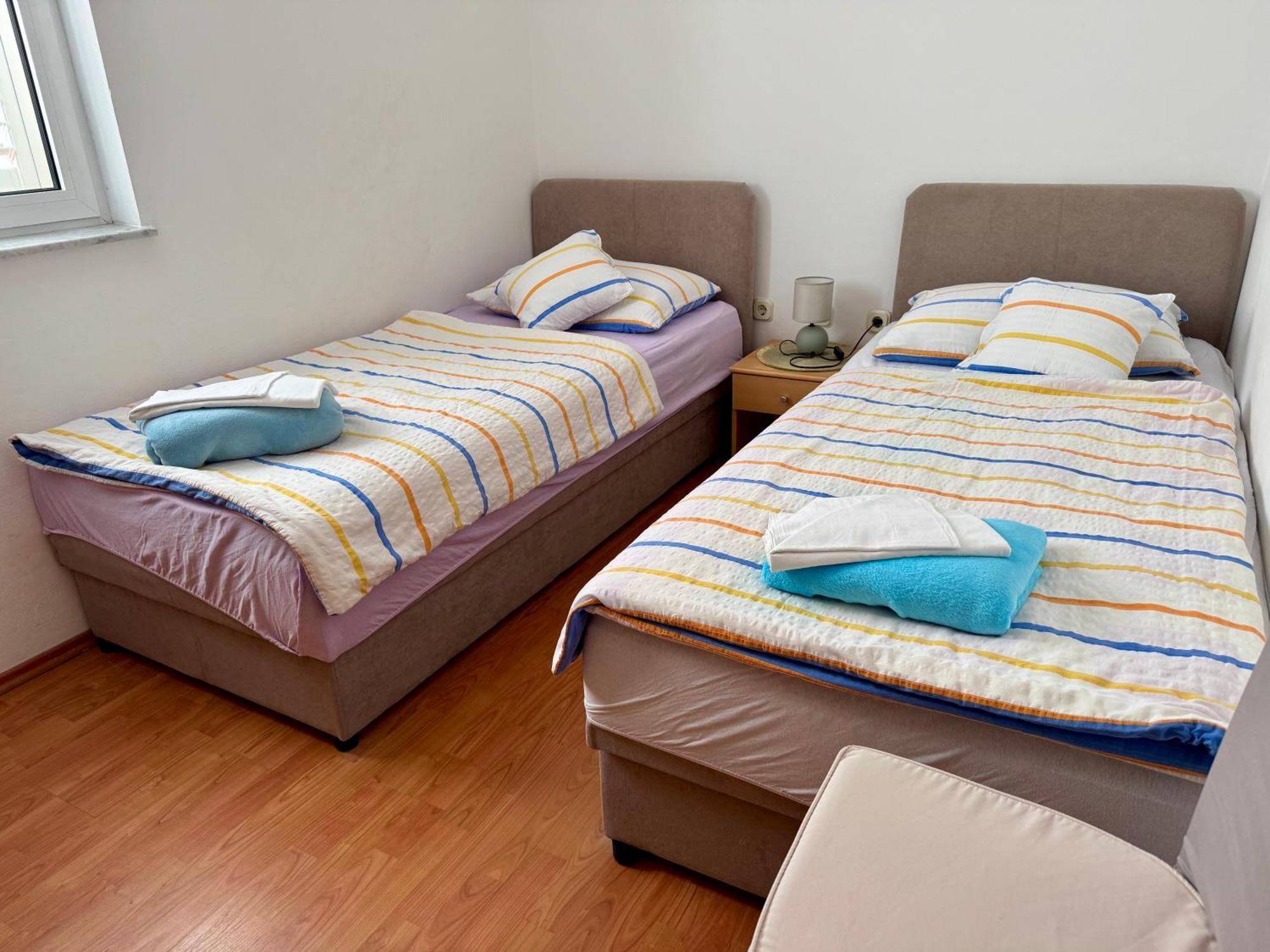Apartments Maricic Banjol Luaran gambar