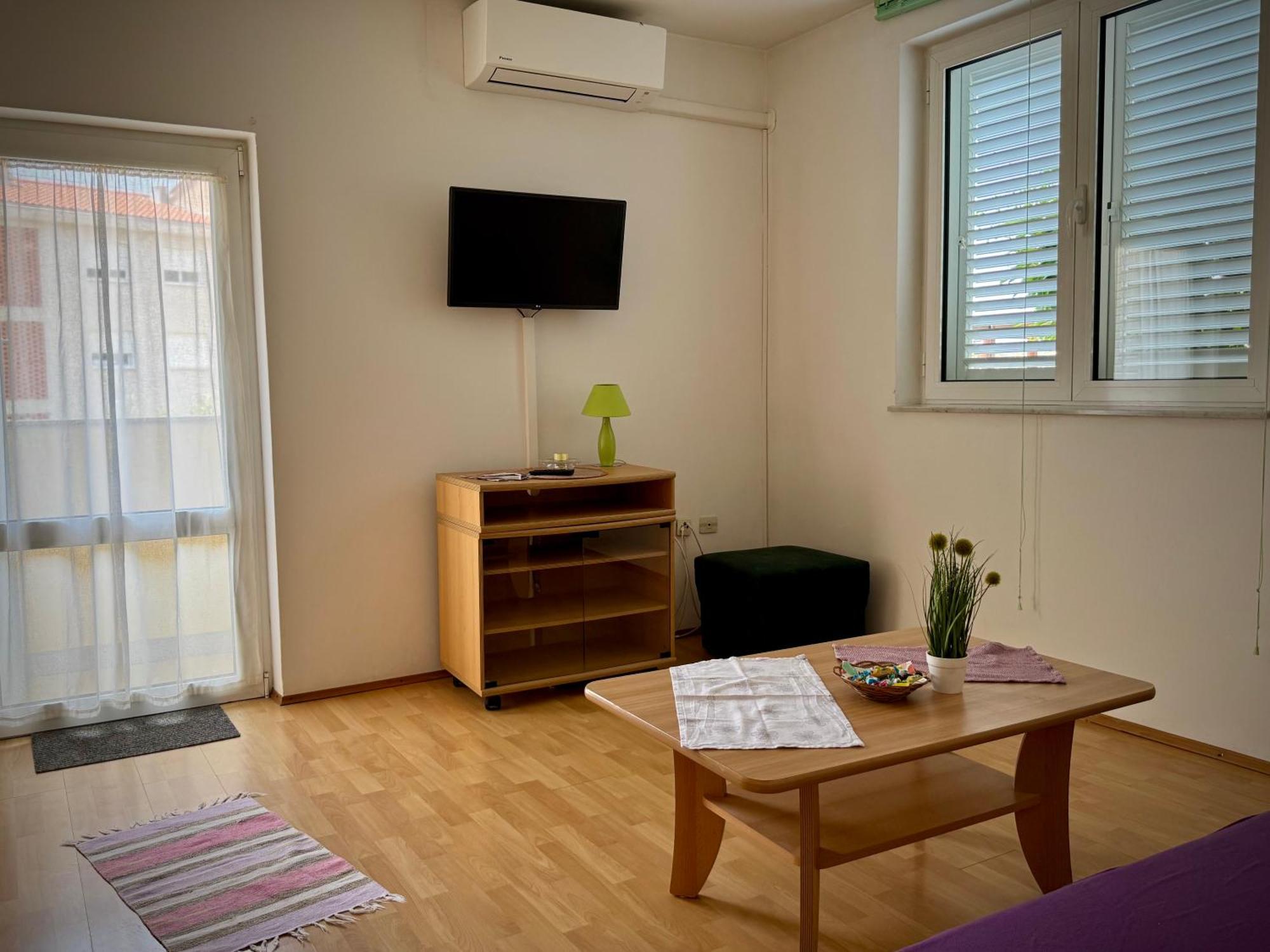 Apartments Maricic Banjol Luaran gambar